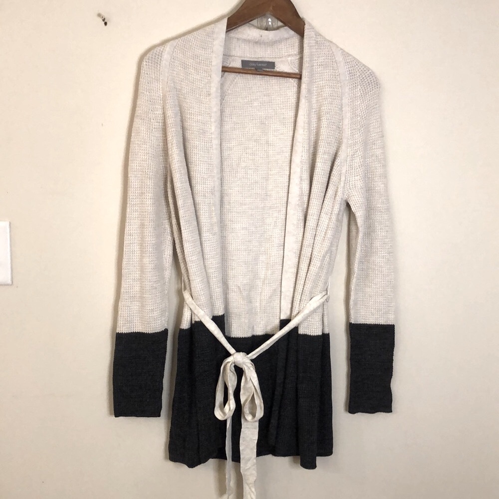 Daisy Fuentes longline cardigan Sweater waffle texture Cream & gray soft belt LG